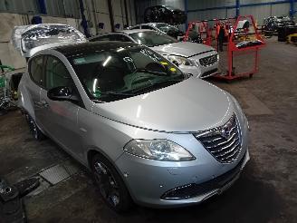 Lancia Ypsilon Ypsilon (312) Hatchback 0.9 TwinAir 85 (312.A.2000(Euro 5)) [63kW]  (0=
5-2011/...) picture 2