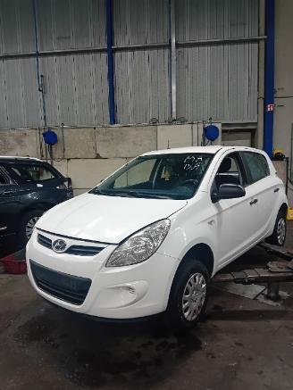 Autoverwertung Hyundai I-20 i20 Hatchback 1.2i 16V (G4LA) [57kW]  (09-2008/12-2012) 2010