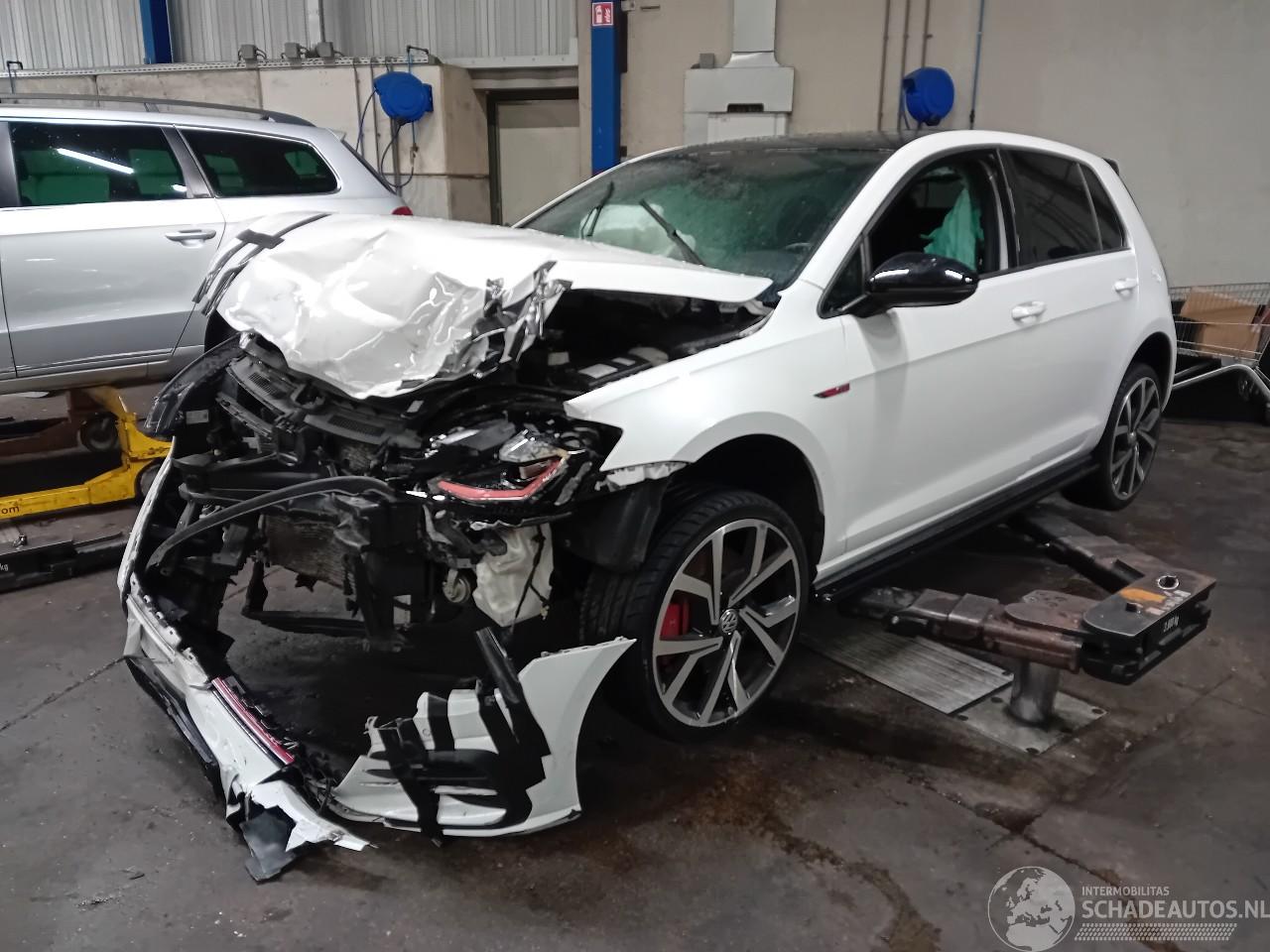 Volkswagen Golf Golf VII (AUA) Hatchback 2.0 GTI 16V Performance Package (DLBA) [180kW=
]  (03-2017/08-2020)