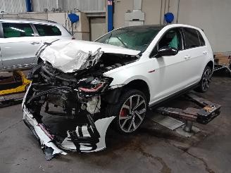 Volkswagen Golf Golf VII (AUA) Hatchback 2.0 GTI 16V Performance Package (DLBA) [180kW=
]  (03-2017/08-2020) picture 1