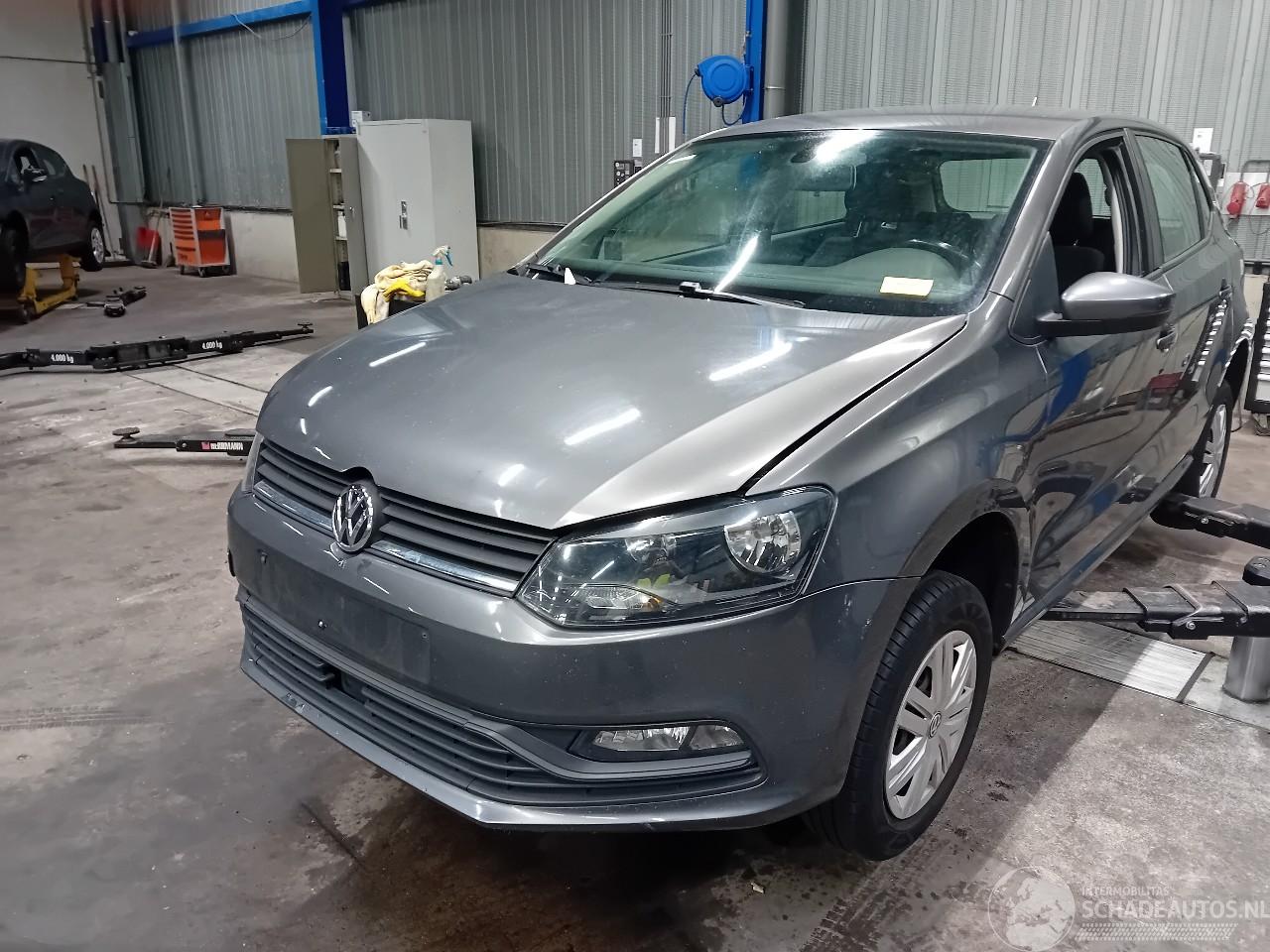 Volkswagen Polo Polo V (6R) Hatchback 1.0 12V BlueMotion Technology (CHYB) [55kW]  (01=
-2014/10-2017)