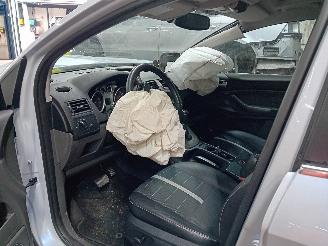 Ford Kuga Kuga I SUV 2.5t AWD 20V (HYDB(Euro 5)) [147kW]  (02-2008/11-2012) picture 5