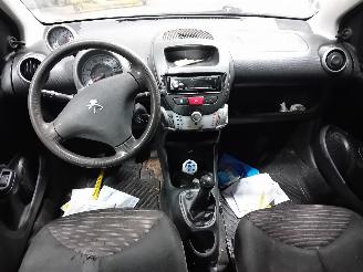 Peugeot 107 107 Hatchback 1.0 12V (384F(1KR)) [50kW]  (06-2005/05-2014) picture 5