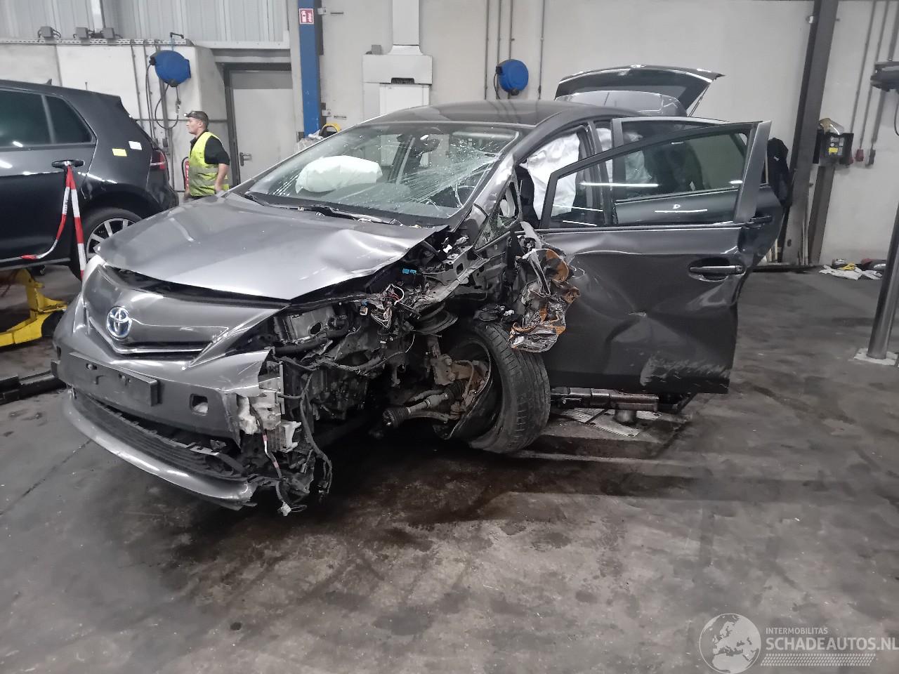 Toyota Prius Prius Plus (ZVW4) MPV 1.8 Hybrid 16V (2ZRFXE) [100kW]  (05-2011/...)