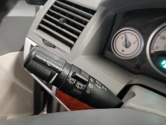 Chrysler Town & Country Voyager/Grand Voyager (RT) MPV 3.8 V6 Grand Voyager (EGH) [142kW]  (10=
-2007/...) picture 15