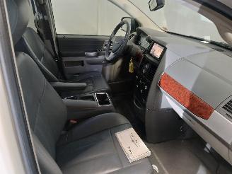Chrysler Town & Country Voyager/Grand Voyager (RT) MPV 3.8 V6 Grand Voyager (EGH) [142kW]  (10=
-2007/...) picture 9
