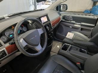 Chrysler Town & Country Voyager/Grand Voyager (RT) MPV 3.8 V6 Grand Voyager (EGH) [142kW]  (10=
-2007/...) picture 13