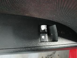 Seat Leon Leon (1P1) Hatchback 5-drs 1.9 TDI 105 (BXE) [77kW]  (07-2005/12-2010)= picture 11