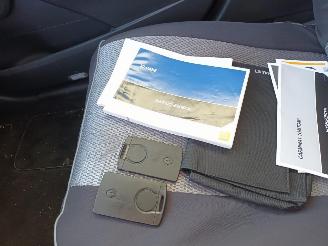 Renault Mégane Megane III Berline (BZ) Hatchback 5-drs 1.2 16V TCE 115 (H5F-400(H5F-A=
4)) [85kW]  (03-2012/02-2016) picture 14