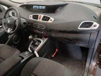 Renault Scenic Grand Scénic III (JZ) MPV 1.4 16V TCe 130 (H4J-700(H4J-A7)) [96kW]  =
(02-2009/12-2016) picture 8