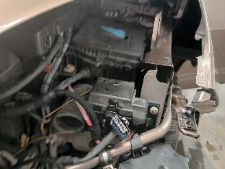 Renault Scenic Grand Scénic III (JZ) MPV 1.4 16V TCe 130 (H4J-700(H4J-A7)) [96kW]  =
(02-2009/12-2016) picture 27