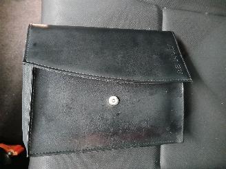 Renault Mégane Megane III Grandtour (KZ) Combi 5-drs 1.4 16V TCe 130 (H4J-700(H4J-A7)=
) [96kW]  (05-2009/02-2016) picture 18