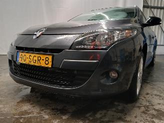 Coche accidentado Renault Mégane Megane III Grandtour (KZ) Combi 5-drs 1.4 16V TCe 130 (H4J-700(H4J-A7)=
) [96kW]  (05-2009/02-2016) 2011/9