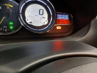 Renault Mégane Megane III Grandtour (KZ) Combi 5-drs 1.5 dCi 110 (K9K-837(K9K-N8)) [8=
1kW]  (02-2009/04-2016) picture 21