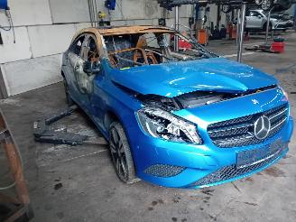 Mercedes A-klasse A (W176) Hatchback 1.6 A-200 16V (M270.910) [115kW]  (06-2012/05-2018)= picture 2