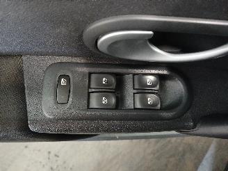 Renault Clio Clio III Estate/Grandtour (KR) Combi 1.2 16V TCE 100 (D4F-784(D4F-H7))=
 [74kW]  (11-2007/12-2012) picture 12