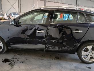 Renault Mégane Megane III Grandtour (KZ) Combi 5-drs 2.0 16V CVT (M4R-F713) [103kW]  =
(05-2009/02-2016) picture 27