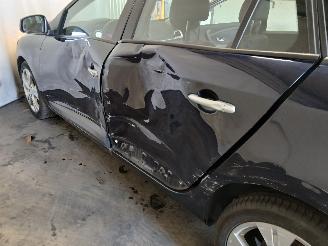 Renault Mégane Megane III Grandtour (KZ) Combi 5-drs 2.0 16V CVT (M4R-F713) [103kW]  =
(05-2009/02-2016) picture 23