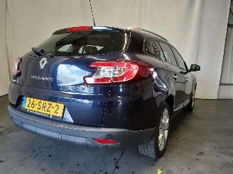 Renault Mégane Megane III Grandtour (KZ) Combi 5-drs 2.0 16V CVT (M4R-F713) [103kW]  =
(05-2009/02-2016) picture 5