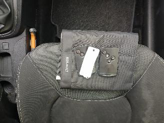 Renault Clio Clio IV (5R) Hatchback 5-drs 1.5 Energy dCi 90 FAP (K9K-628(K9K-E6)) [=
66kW]  (11-2012/08-2021) picture 21