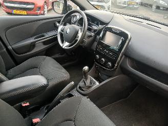 Renault Clio Clio IV (5R) Hatchback 5-drs 1.5 Energy dCi 90 FAP (K9K-628(K9K-E6)) [=
66kW]  (11-2012/08-2021) picture 8