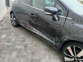 Renault Clio Clio IV (5R) Hatchback 5-drs 1.5 Energy dCi 90 FAP (K9K-628(K9K-E6)) [=
66kW]  (11-2012/08-2021) picture 25