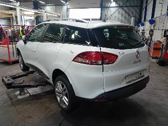 Renault Clio Clio IV Estate/Grandtour (7R) Combi 5-drs 0.9 Energy TCE 90 12V (H4B-4=
08(H4B-B4)) [66kW]  (01-2013/08-2021) picture 4