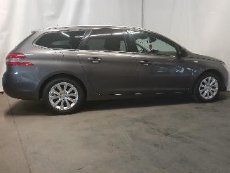 Peugeot 308 308 SW (L4/L9/LC/LJ/LR) Combi 5-drs 1.2 12V e-THP PureTech 110 (EB2DT(=
HNZ)) [81kW]  (03-2014/12-2021) picture 7