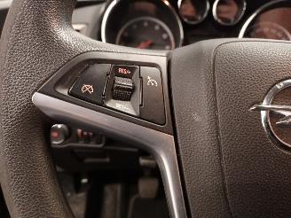 Opel Astra Astra J Sports Tourer (PD8/PE8/PF8) Combi 1.4 16V ecoFLEX (A14XER(Euro=
 5)) [74kW]  (10-2010/10-2015) picture 19