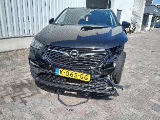 Opel Grandland Grandland (X) SUV 1.2 Turbo 12V (F12XHT(EB2ADTS)) [96kW]  (06-2017/...=
) picture 38