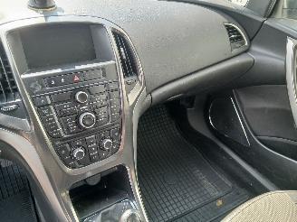 Opel Astra Astra J Sports Tourer (PD8/PE8/PF8) Combi 1.4 16V ecoFLEX (A14XER(Euro=
 5)) [74kW]  (10-2010/10-2015) picture 15