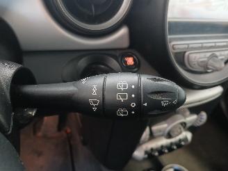 Mini Mini Mini (R56) Hatchback 1.6 16V Cooper (N12-B16A) [88kW]  (10-2006/02-201=
2) picture 14