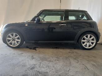 Mini Mini Mini (R56) Hatchback 1.6 16V Cooper (N12-B16A) [88kW]  (10-2006/02-201=
2) picture 4