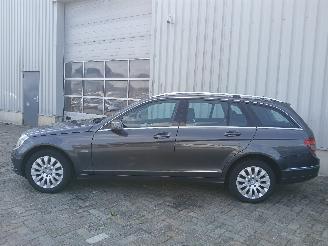 Mercedes C-klasse C Estate (S204) Combi 2.2 C-200 CDI 16V BlueEFFICIENCY (OM651.913) [10=
0kW]  (04-2010/...) picture 4