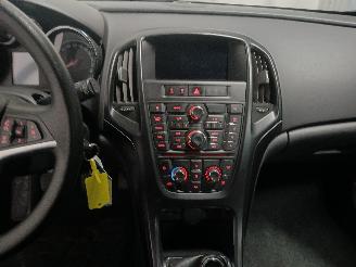 Opel Astra Astra J Sports Tourer (PD8/PE8/PF8) Combi 1.4 Turbo 16V (A14NEL(Euro 5=
)) [88kW]  (10-2010/10-2015) picture 17