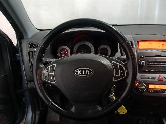 Kia Cee d Cee'd Sporty Wagon (EDF) Combi 1.4 16V (G4FA) [80kW]  (09-2007/12-2012=
) picture 19