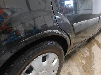 Kia Rio Rio II (DE) Hatchback 1.4 16V (G4EE) [71kW]  (03-2005/12-2011) picture 20