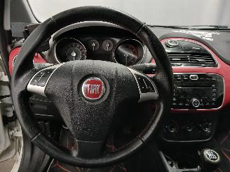 Fiat Punto Grande Punto (199) Hatchback 1.3 JTD Multijet 16V VGT (199.B.4000(Euro=
 5)) [62kW]  (04-2010/...) picture 14