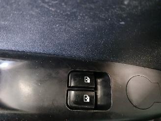 Hyundai I-20 i20 Hatchback 1.2i 16V (G4LA) [57kW]  (09-2008/12-2012) picture 15