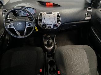 Hyundai I-20 i20 Hatchback 1.2i 16V (G4LA) [57kW]  (09-2008/12-2012) picture 11