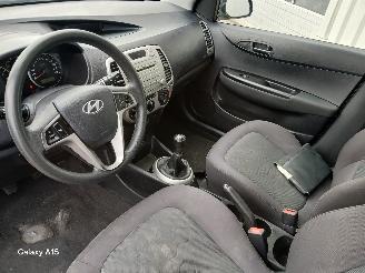 Hyundai I-20 i20 Hatchback 1.2i 16V (G4LA) [57kW]  (09-2008/12-2012) picture 11