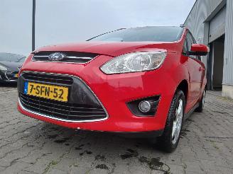 Unfallwagen Ford Grand C-Max Grand C-Max (DXA) MPV 1.0 Ti-VCT EcoBoost 12V 125 (M1DA(Euro 5)) [92kW=
]  (10-2012/06-2019) 2013/9