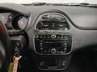 Fiat Punto Punto III (199) Hatchback 0.9 TwinAir (312.A.2000) [63kW]  (03-2012/..=
=2E) picture 17