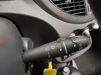 Renault Twingo Twingo II (CN) Hatchback 3-drs 1.2 16V (D4F-772(D4F-J7)) [56kW]  (03-2=
007/09-2014) picture 15