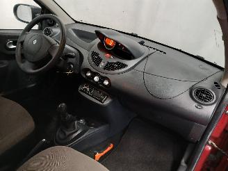 Renault Twingo Twingo II (CN) Hatchback 3-drs 1.2 16V (D4F-772(D4F-J7)) [56kW]  (03-2=
007/09-2014) picture 8