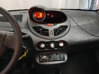 Renault Twingo Twingo II (CN) Hatchback 3-drs 1.2 16V (D4F-772(D4F-J7)) [56kW]  (03-2=
007/09-2014) picture 17