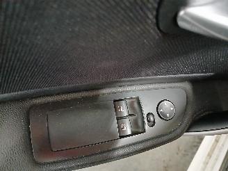 BMW 1-serie 1 serie (E81) Hatchback 3-drs 118i 16V (N43-B20A) [105kW]  (09-2006/12=
-2011) picture 12