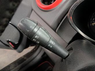 Renault Clio Clio IV (5R) Hatchback 5-drs 0.9 Energy TCE 90 12V (H4B-400(H4B-A4)) [=
66kW]  (11-2012/08-2021) picture 14