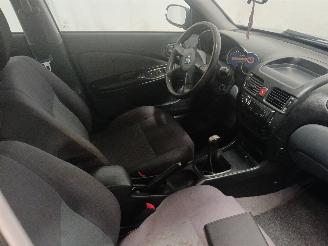 Nissan Almera Almera (N16) Hatchback 1.5 16V (QG15DE(Euro 4)) [72kW]  (10-2002/09-20=
06) picture 9