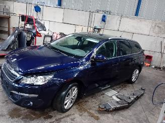Auto da rottamare Peugeot 308 308 SW (L4/L9/LC/LJ/LR) Combi 5-drs 1.6 BlueHDi 120 (DV6FC(BHZ)) [88kW=
]  (03-2014/12-2021) 2014/8